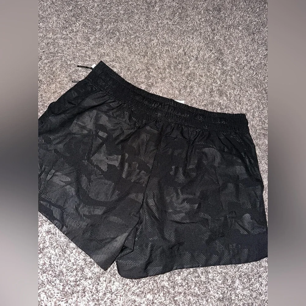 Women’s Marika Athletic Active Running Short Size Large - Picture 9 of 9